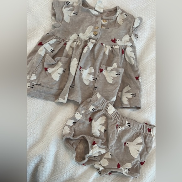 Newborn Bundle H&M & Carter’s - Picture 5 of 5